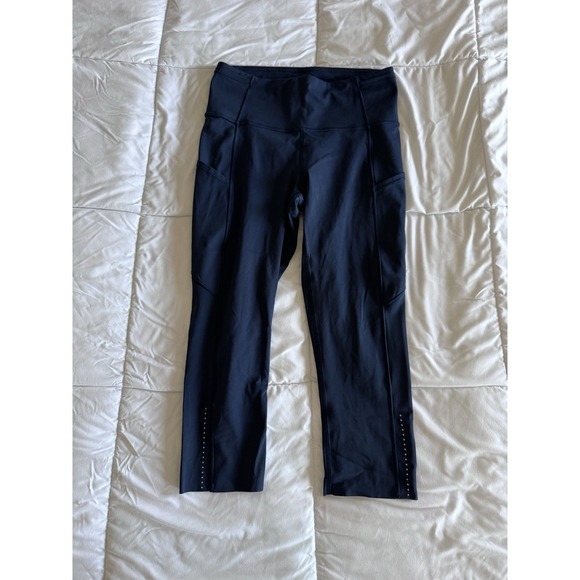 Lululemon Fast Free Crop II *Nulux 19" Midnight Navy Size 6, EUC Workout Gym - Picture 1 of 11